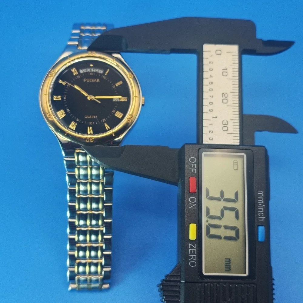 Vintage 1988 Pulsar by Seiko Day Date 35mm Mens Quartz Dress Watch Full Box Set